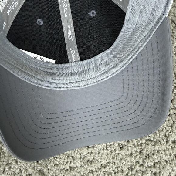 Titleist Hat Cap Snap Back Mens One Size Gray White Mesh Trucker Golf Pro V1 - Picture 9 of 11
